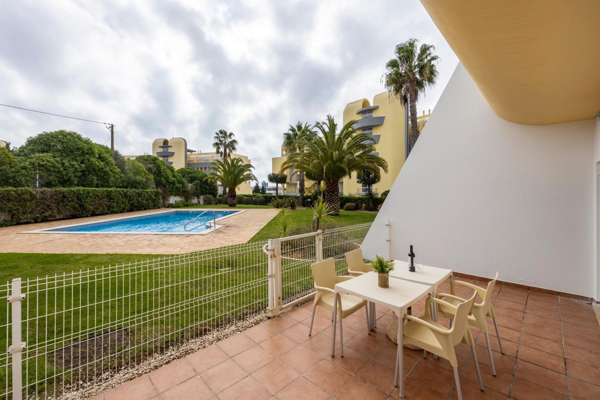 Cardeira Holiday Apartments Лагос Екстериор снимка