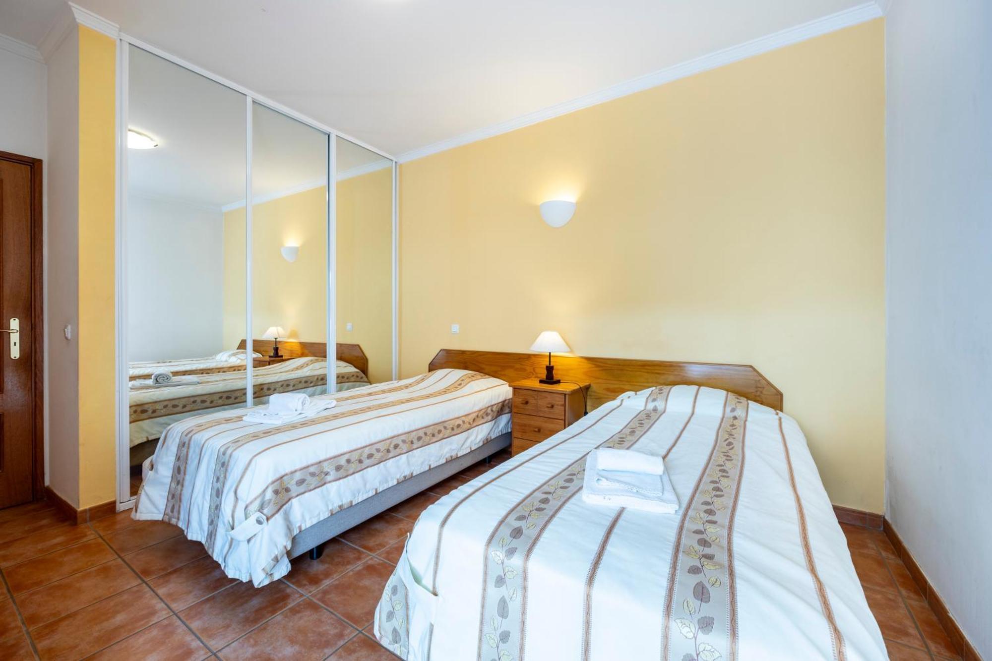 Cardeira Holiday Apartments Лагос Екстериор снимка